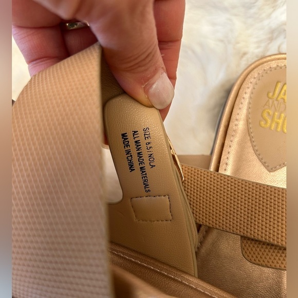 JANE AND THE SHOE Nola Tan Sandals with Adjustable Straps NWOT Sz-8.5. C - Picture 8 of 9
